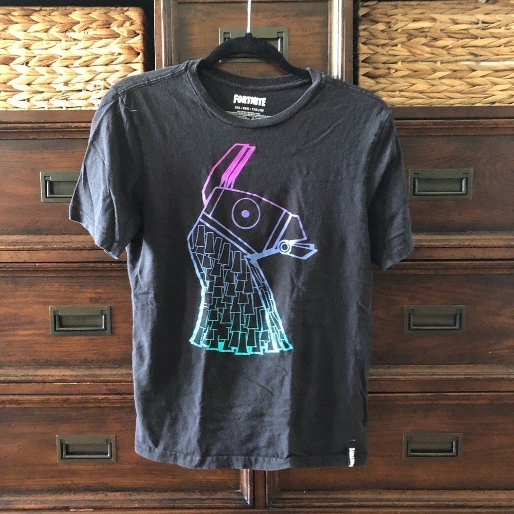 Fortnite short sleeve graphic tee in size XXL